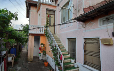 41 700 EUR